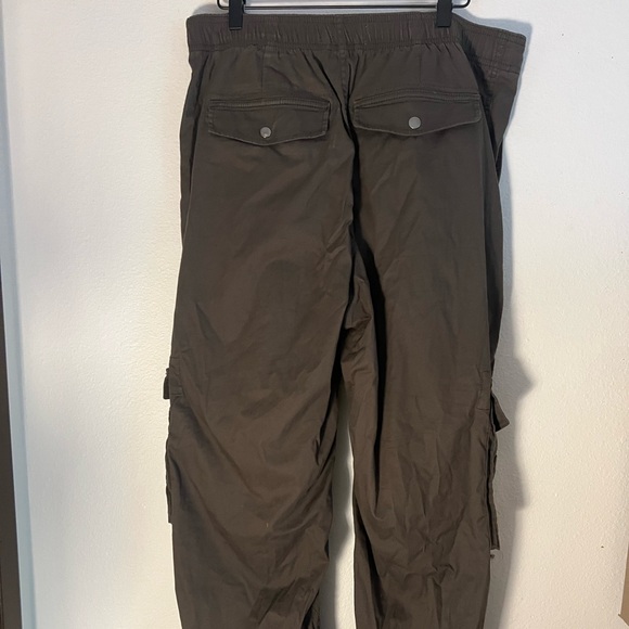 Abercrombie & Fitch Cargo Pants - Picture 3 of 5